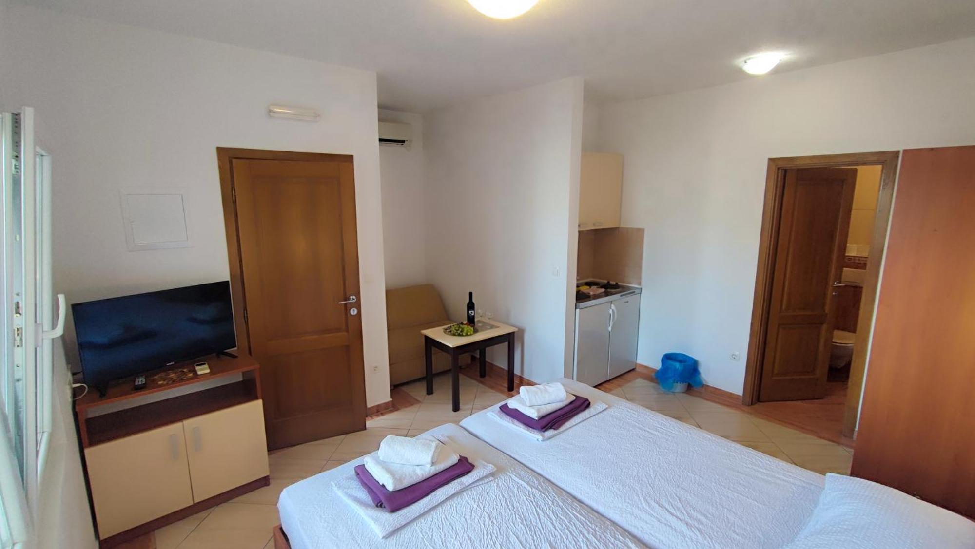 Villa Penava, Private Beach, Pool And 7Min To Trogir Rum bild