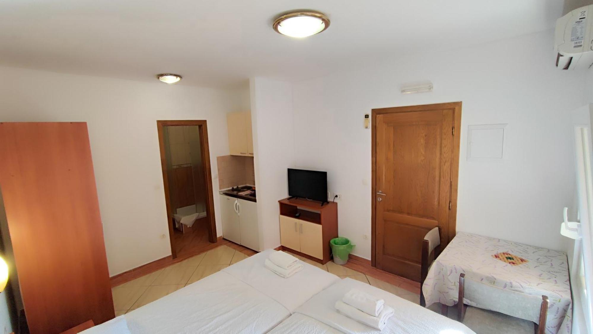 Villa Penava, Private Beach, Pool And 7Min To Trogir Rum bild