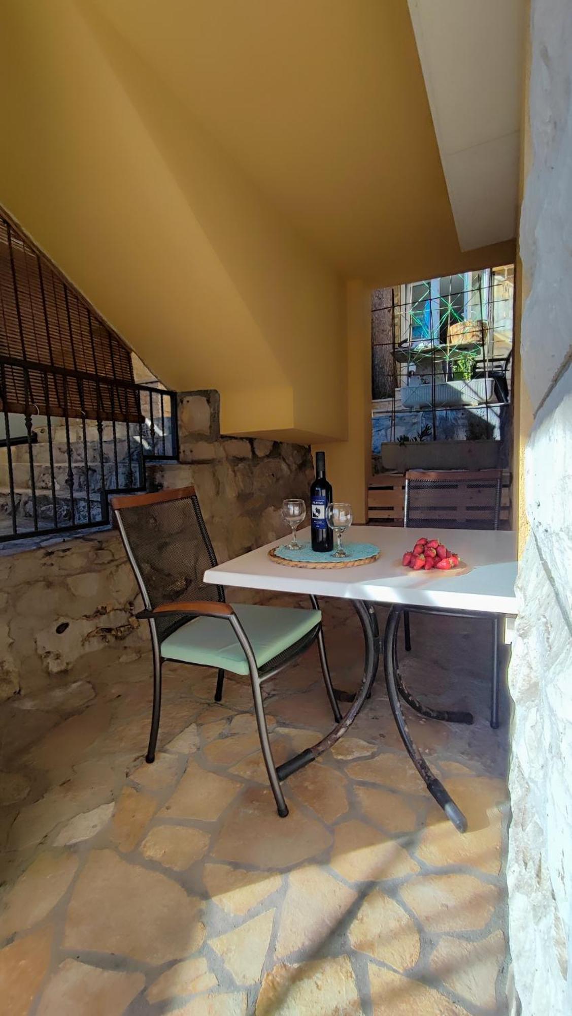 Villa Penava, Private Beach, Pool And 7Min To Trogir Rum bild