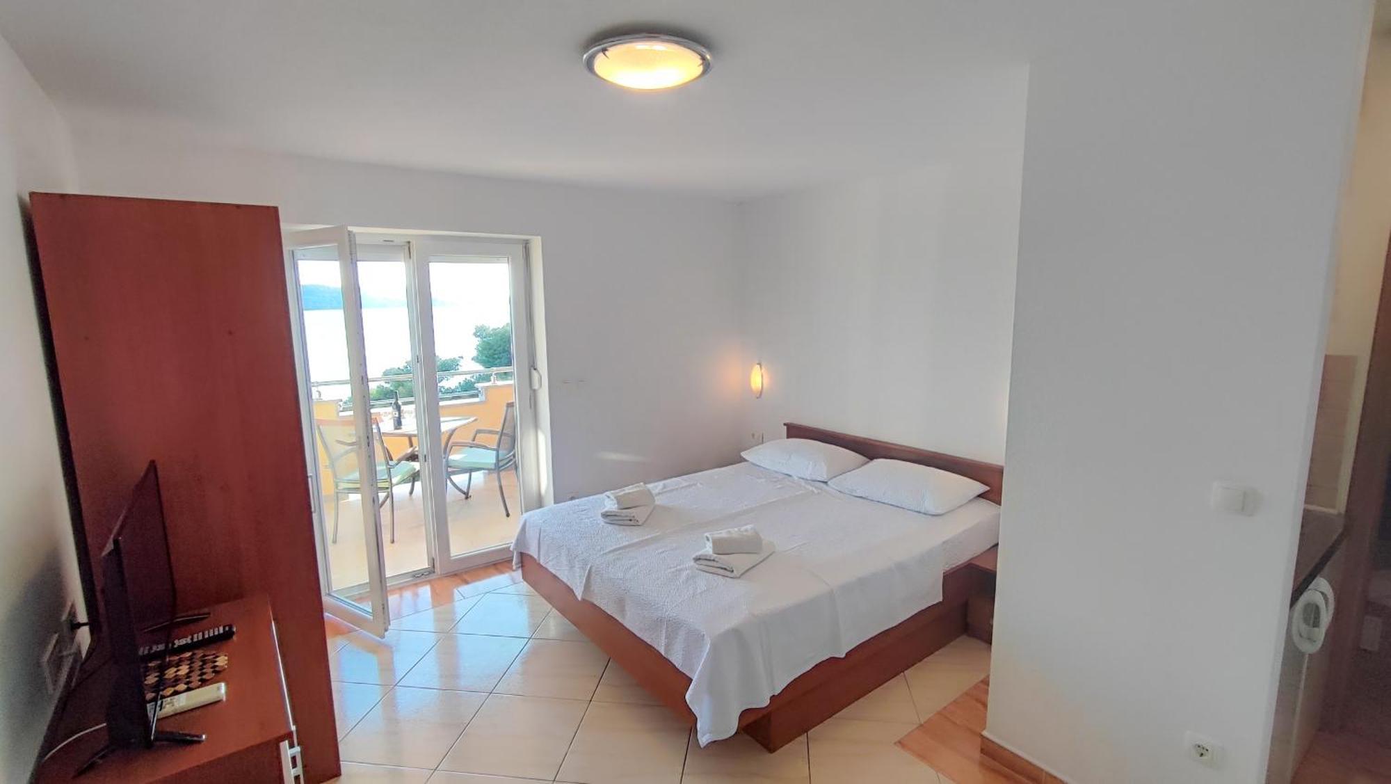 Villa Penava, Private Beach, Pool And 7Min To Trogir Rum bild