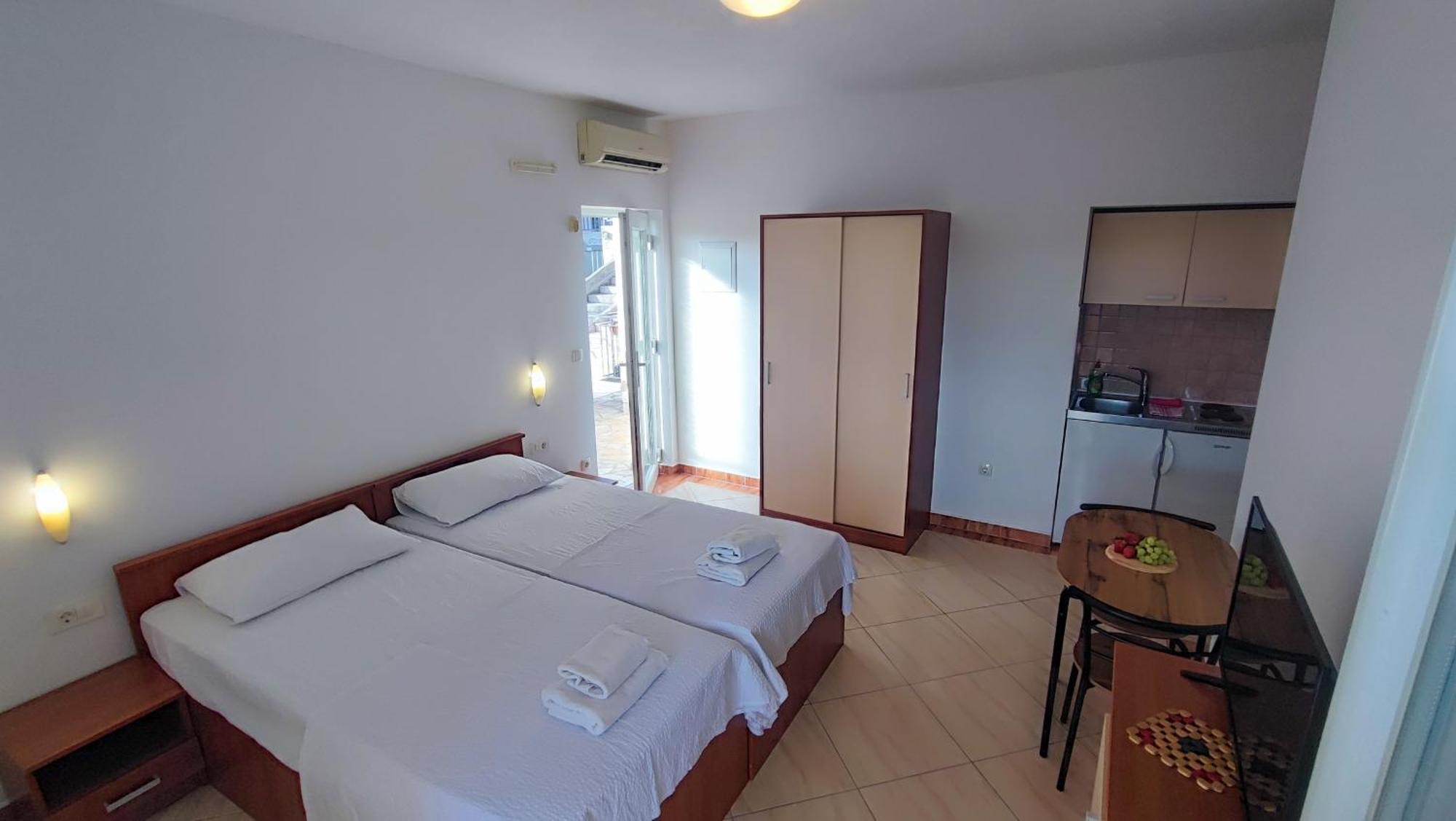 Villa Penava, Private Beach, Pool And 7Min To Trogir Rum bild