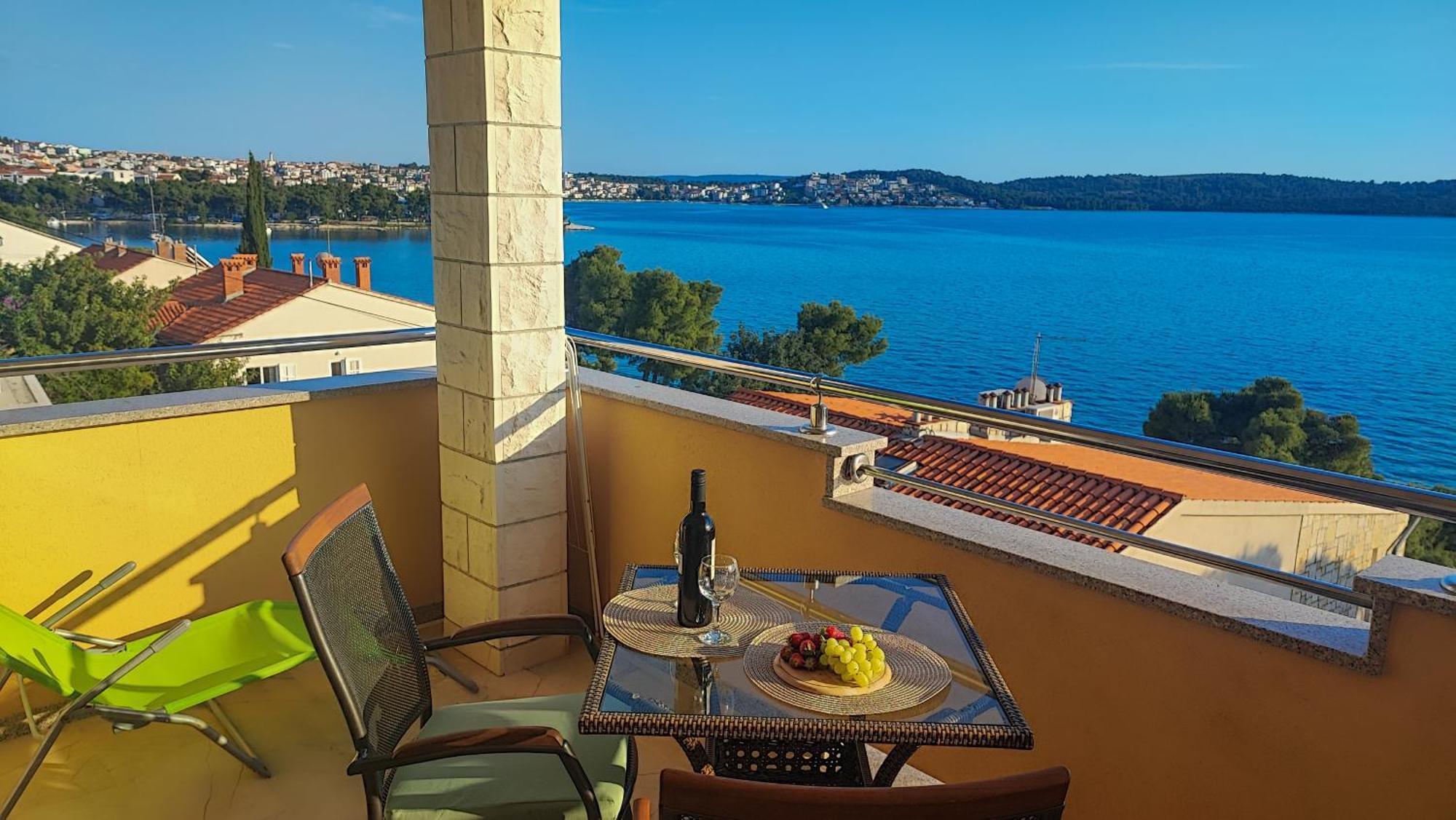 Villa Penava, Private Beach, Pool And 7Min To Trogir Rum bild