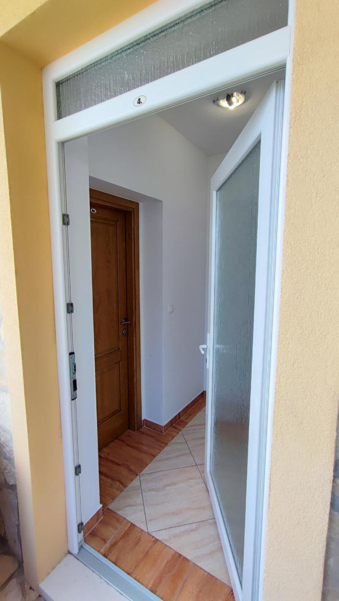 Villa Penava, Private Beach, Pool And 7Min To Trogir Rum bild