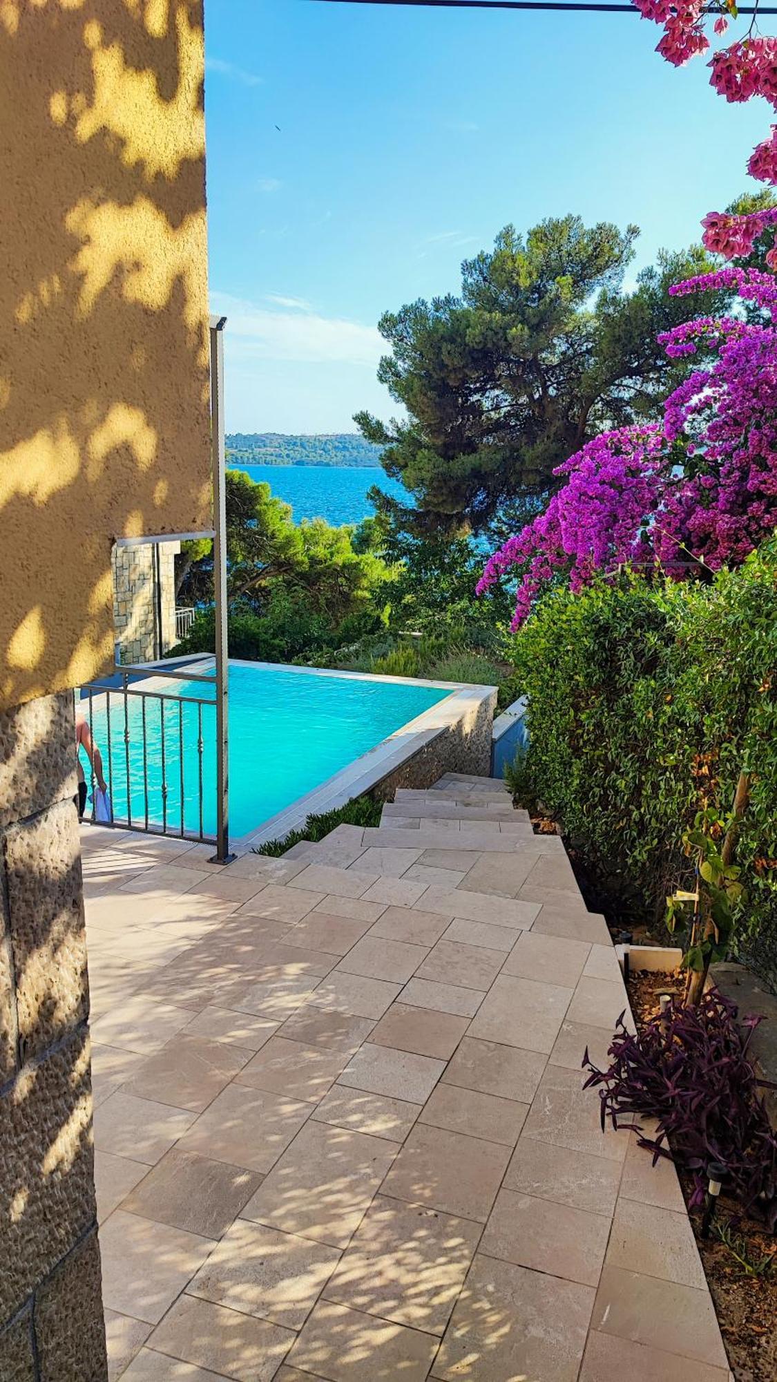 Villa Penava, Private Beach, Pool And 7Min To Trogir Exteriör bild