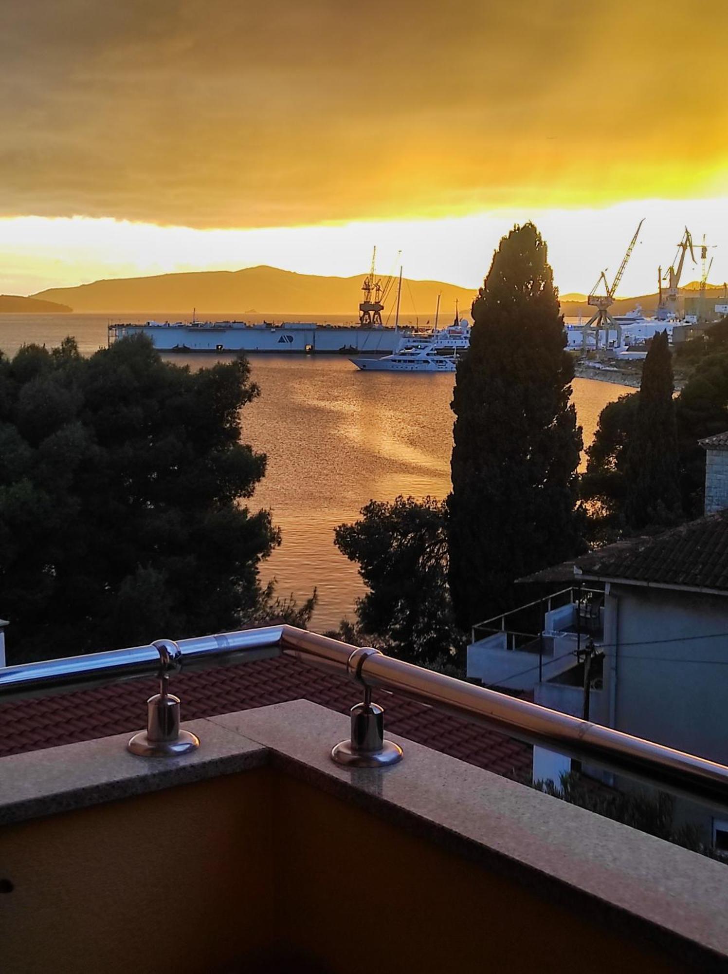 Villa Penava, Private Beach, Pool And 7Min To Trogir Exteriör bild