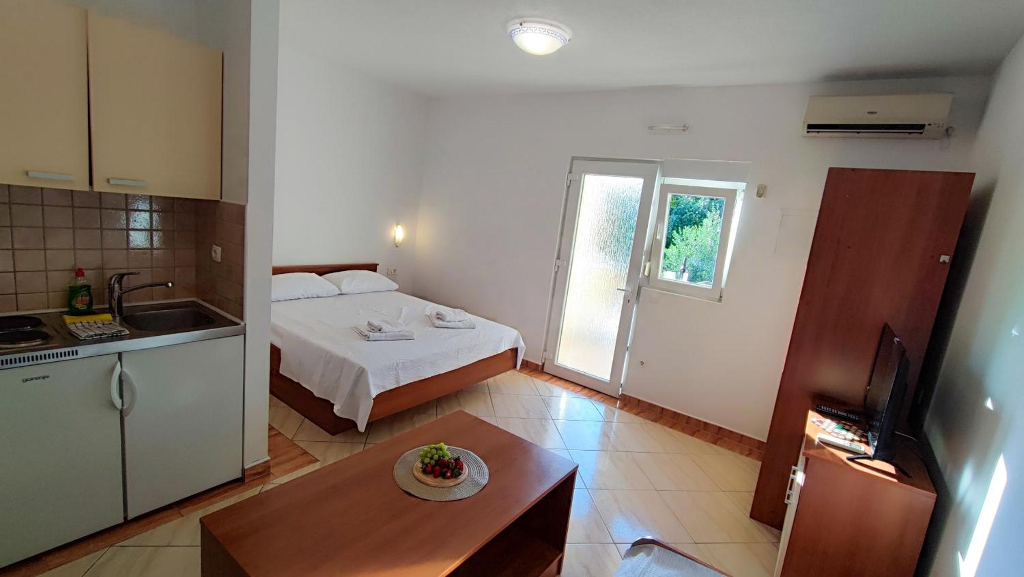 Villa Penava, Private Beach, Pool And 7Min To Trogir Rum bild